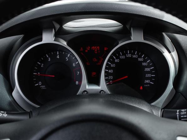 Nissan Juke I с пробегом 2012 года, цена 950 000 рублей, 121959 км, внедорожник, Автокод Объявления