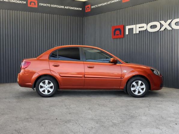 Kia Rio II Рестайлинг с пробегом 2010 года, цена 437 000 рублей, 202948 км, седан, Автокод Объявления