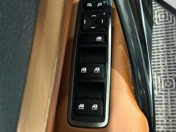 Lada (ВАЗ) Vesta I Рестайлинг (NG) с пробегом 2024 года, цена 1 360 000 рублей, 59650 км, универсал, Автокод Объявления