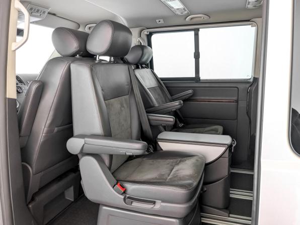 Volkswagen Multivan T5 Рестайлинг с пробегом 2010 года, цена 1 920 000 рублей, 104862 км, минивэн, Автокод Объявления