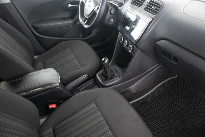 Volkswagen Polo V Рестайлинг с пробегом 2019 года, цена 999 000 рублей, 112405 км, седан, Автокод Объявления