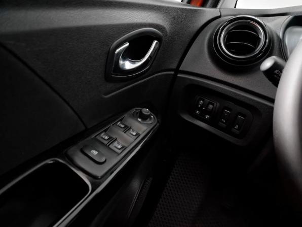 Renault Kaptur I с пробегом 2018 года, цена 1 540 000 рублей, 98882 км, внедорожник, Автокод Объявления
