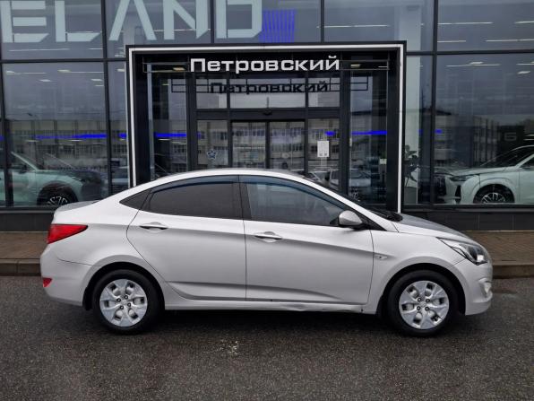 Hyundai Solaris I Рестайлинг с пробегом 2016 года, цена 650 000 рублей, 221355 км, седан, Автокод Объявления