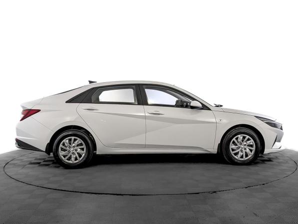 Hyundai Elantra VII (CN7) с пробегом 2022 года, цена 1 919 000 рублей, 42343 км, седан, Автокод Объявления