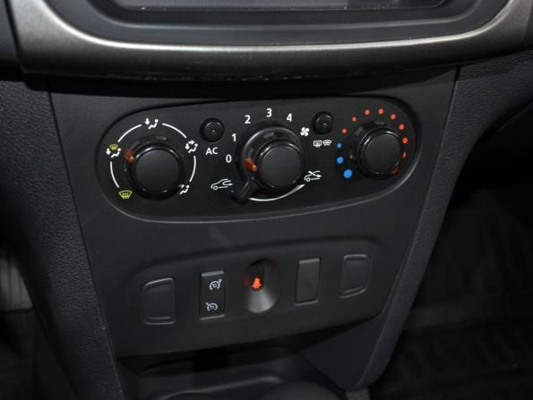 Renault Sandero II с пробегом 2014 года, цена 699 000 рублей, 108644 км, хэтчбек, Автокод Объявления