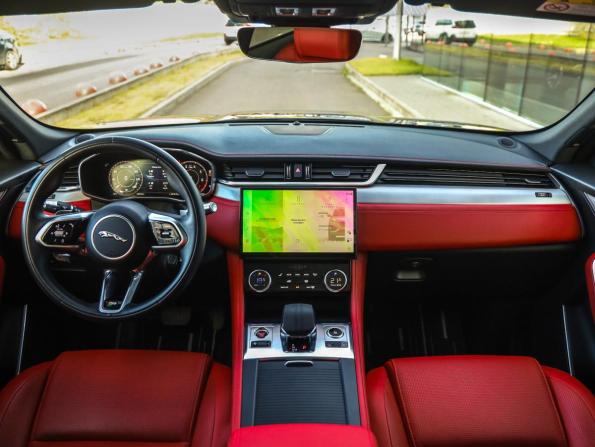 Jaguar F-Pace I Рестайлинг с пробегом 2021 года, цена 5 530 000 рублей, 25911 км, внедорожник, Автокод Объявления