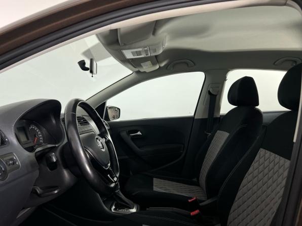 Volkswagen Polo V Рестайлинг с пробегом 2018 года, цена 1 199 000 рублей, 95000 км, седан, Автокод Объявления