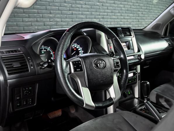Toyota Land Cruiser Prado 150 Series с пробегом 2011 года, цена 2 800 000 рублей, 176939 км, внедорожник, Автокод Объявления