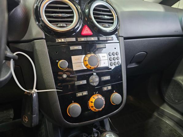 Opel Corsa D Рестайлинг II с пробегом 2013 года, цена 750 000 рублей, 170000 км, хэтчбек, Автокод Объявления