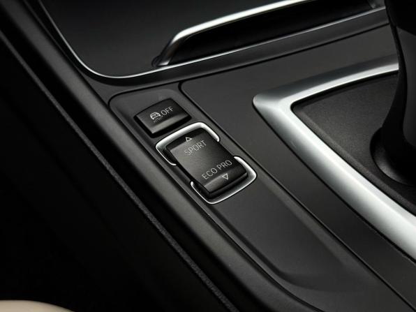 BMW 3 серии VI (F3x) Рестайлинг с пробегом 2017 года, цена 2 599 000 рублей, 110945 км, седан, Автокод Объявления