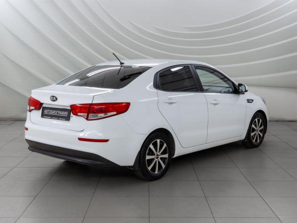 Kia Rio III Рестайлинг с пробегом 2016 года, цена 1 098 000 рублей, 80323 км, седан, Автокод Объявления
