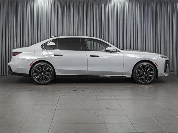 BMW 7 серии VII (G70) с пробегом 2023 года, цена 12 899 000 рублей, 21162 км, седан, Автокод Объявления