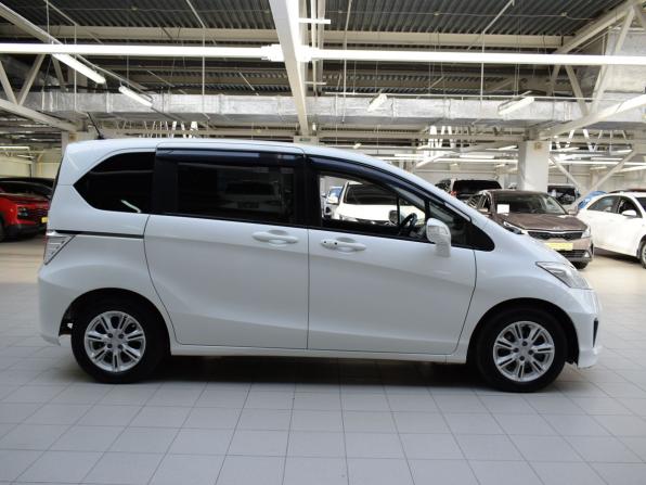 Honda Freed I Рестайлинг 2 с пробегом 2014 года, цена 985 000 рублей, 174605 км, компактвэн, Автокод Объявления