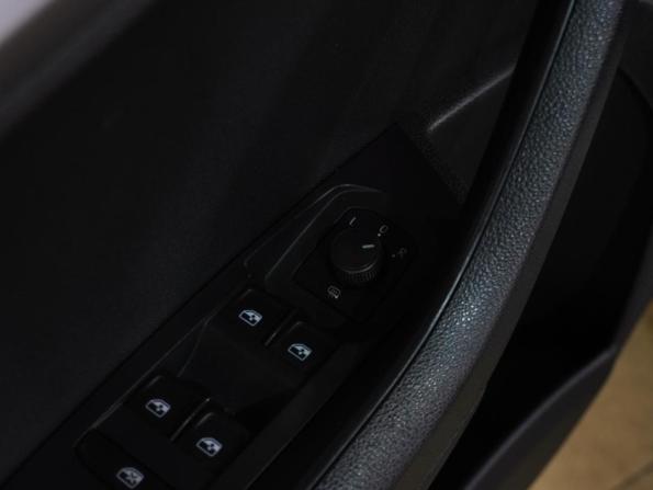 Skoda Karoq I с пробегом 2022 года, цена 2 380 000 рублей, 39039 км, внедорожник, Автокод Объявления