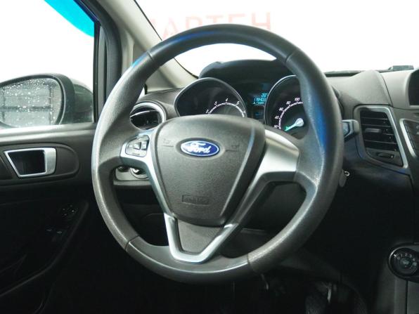 Ford Fiesta Mk6 Рестайлинг с пробегом 2017 года, цена 869 000 рублей, 119398 км, седан, Автокод Объявления