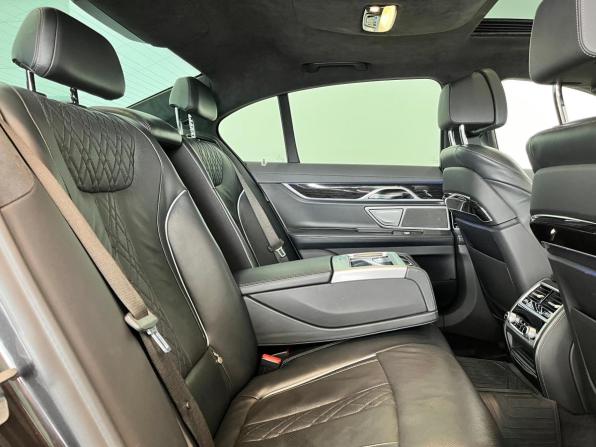 BMW 7 серии VI (G11/G12) Рестайлинг с пробегом 2020 года, цена 4 880 000 рублей, 186306 км, седан, Автокод Объявления
