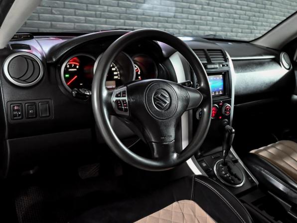 Suzuki Grand Vitara II Рестайлинг с пробегом 2011 года, цена 1 200 000 рублей, 292464 км, внедорожник, Автокод Объявления