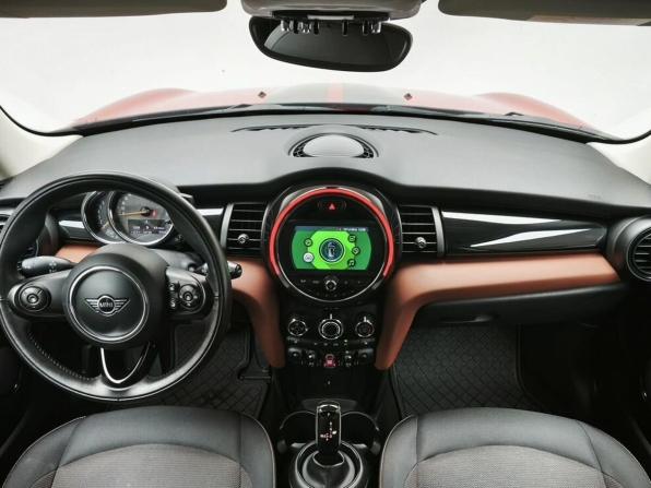 Mini Hatch III (F55/F56) Рестайлинг с пробегом 2020 года, цена 2 294 000 рублей, 54726 км, хэтчбек, Автокод Объявления