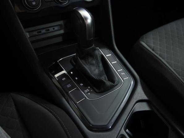 Volkswagen Tiguan II с пробегом 2019 года, цена 2 039 000 рублей, 107510 км, внедорожник, Автокод Объявления