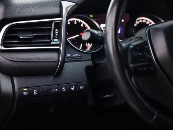 Toyota Camry VIII (XV70) с пробегом 2019 года, цена 2 689 000 рублей, 127000 км, седан, Автокод Объявления