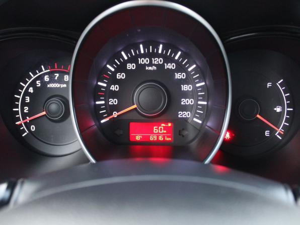 Kia Rio III Рестайлинг с пробегом 2015 года, цена 1 089 000 рублей, 69105 км, хэтчбек, Автокод Объявления