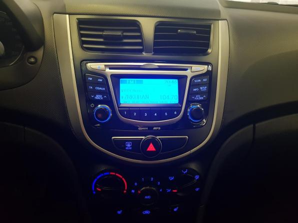 Hyundai Solaris I Рестайлинг с пробегом 2014 года, цена 986 000 рублей, 141000 км, хэтчбек, Автокод Объявления