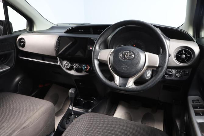 Toyota Vitz III (XP130) с пробегом 2016 года, цена 999 000 рублей, 69200 км, хэтчбек, Автокод Объявления