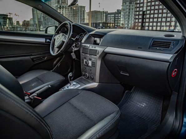 Opel Astra H Рестайлинг с пробегом 2006 года, цена 329 000 рублей, 255975 км, хэтчбек, Автокод Объявления
