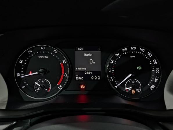 Skoda Octavia IV (A8) с пробегом 2021 года, цена 2 425 000 рублей, 53778 км, лифтбек, Автокод Объявления
