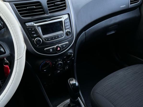 Hyundai Solaris I Рестайлинг с пробегом 2014 года, цена 870 000 рублей, 195649 км, седан, Автокод Объявления