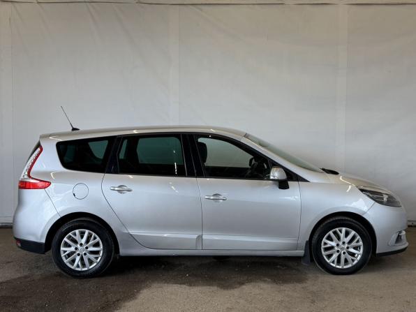 Renault Scenic III Рестайлинг 2 с пробегом 2014 года, цена 1 020 000 рублей, 261800 км, компактвэн, Автокод Объявления