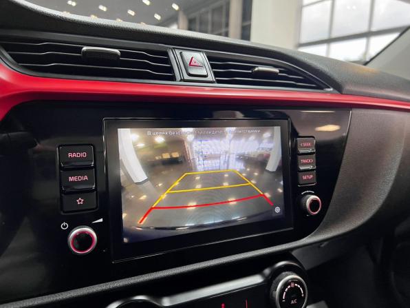 Kia Rio IV Рестайлинг с пробегом 2020 года, цена 1 490 000 рублей, 137968 км, седан, Автокод Объявления