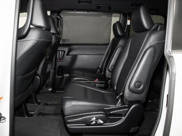 Toyota Esquire I с пробегом 2016 года, цена 2 048 500 рублей, 199214 км, минивэн, Автокод Объявления