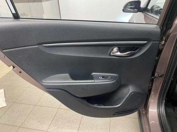 Kia Rio IV с пробегом 2018 года, цена 1 649 000 рублей, 68300 км, хэтчбек, Автокод Объявления