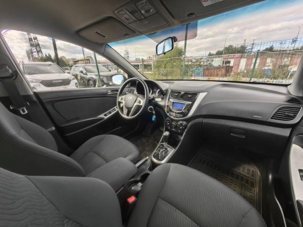 Hyundai Solaris I с пробегом 2011 года, цена 609 000 рублей, 122050 км, седан, Автокод Объявления