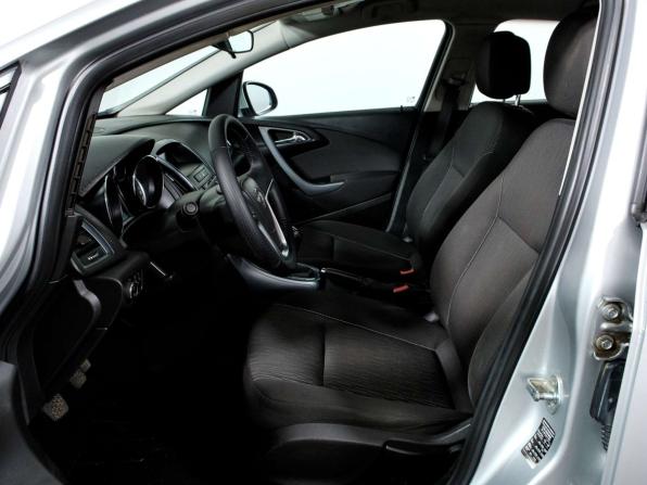 Opel Astra J Рестайлинг с пробегом 2013 года, цена 735 000 рублей, 154101 км, седан, Автокод Объявления