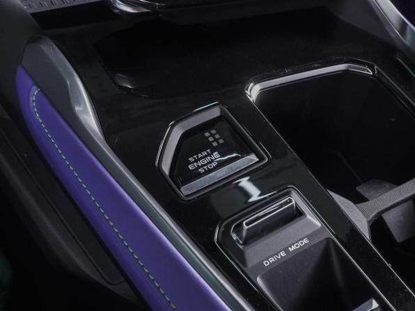 Changan UNI-T I Рестайлинг с пробегом 2023 года, цена 2 470 000 рублей, 46645 км, внедорожник, Автокод Объявления