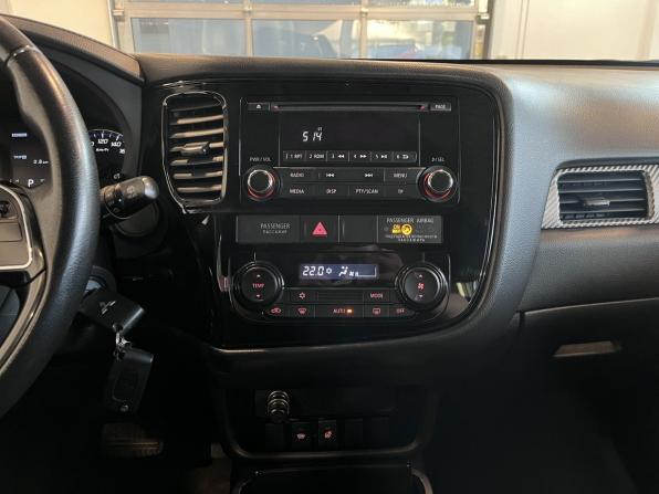 Mitsubishi Outlander III Рестайлинг 2 с пробегом 2017 года, цена 1 737 000 рублей, 129159 км, внедорожник, Автокод Объявления