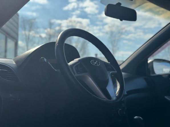 Hyundai Solaris I с пробегом 2012 года, цена 649 000 рублей, 194885 км, седан, Автокод Объявления