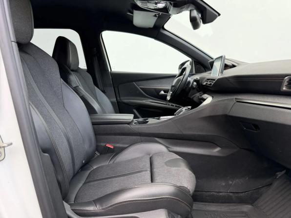 Peugeot 3008 II с пробегом 2019 года, цена 1 685 000 рублей, 126161 км, внедорожник, Автокод Объявления