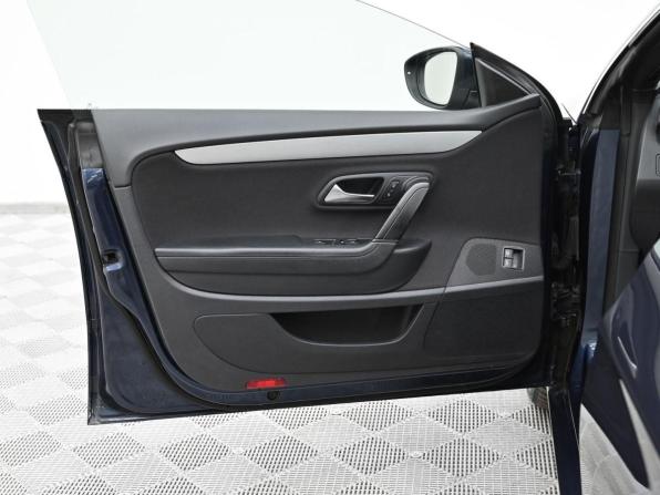Volkswagen Passat CC I Рестайлинг с пробегом 2013 года, цена 779 000 рублей, 130514 км, седан, Автокод Объявления