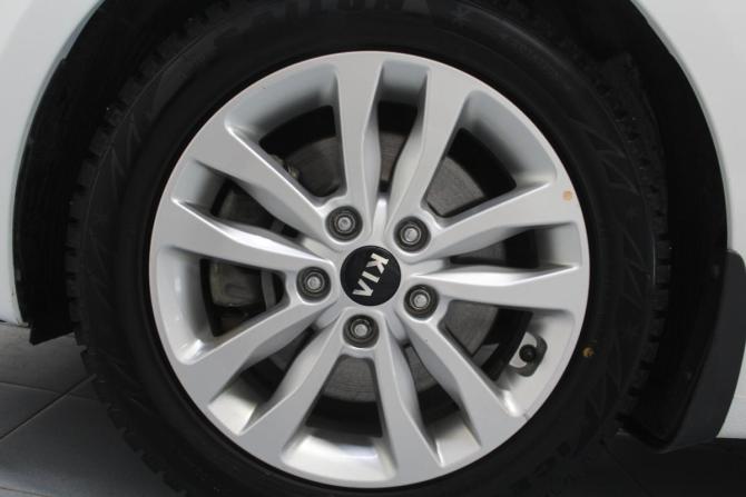 Kia Ceed II Рестайлинг с пробегом 2017 года, цена 1 329 000 рублей, 108610 км, хэтчбек, Автокод Объявления