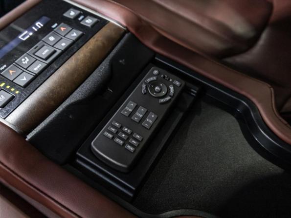 Lexus LX III Рестайлинг 2 с пробегом 2016 года, цена 7 499 700 рублей, 92716 км, внедорожник, Автокод Объявления