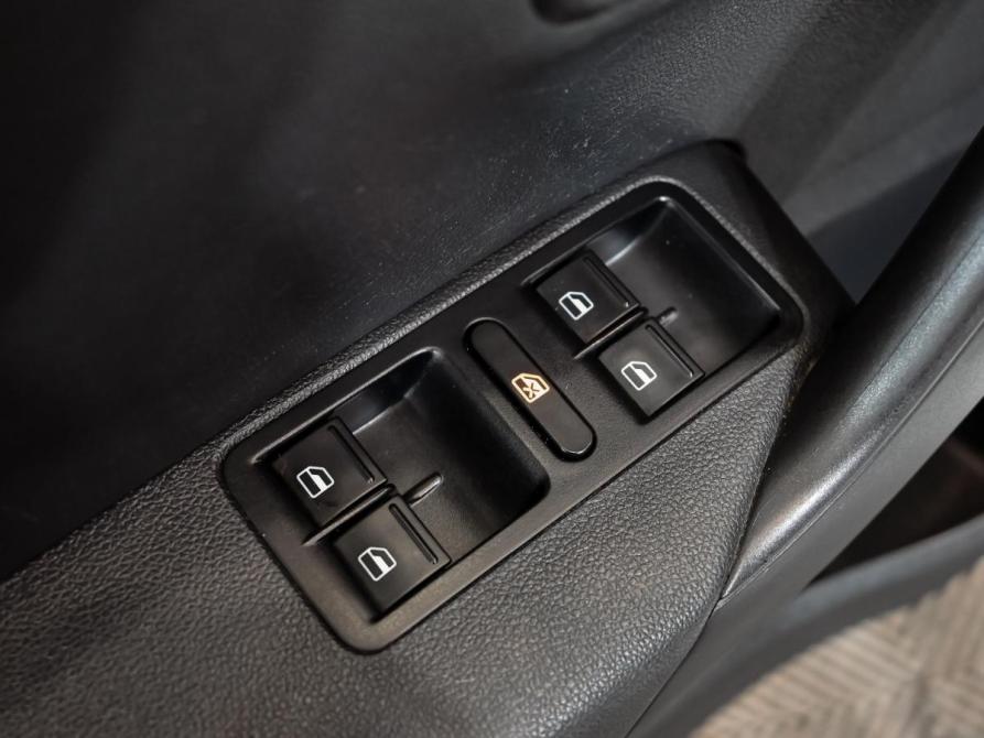 Volkswagen Polo V Рестайлинг Екатеринбург  - изображение 14