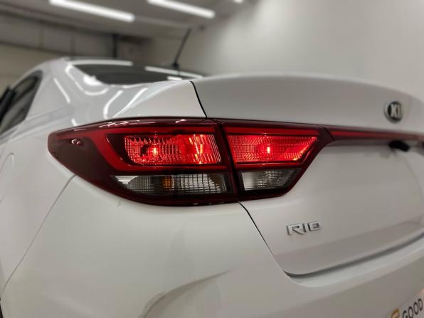 Kia Rio IV Рестайлинг с пробегом 2021 года, цена 1 555 000 рублей, 96907 км, седан, Автокод Объявления