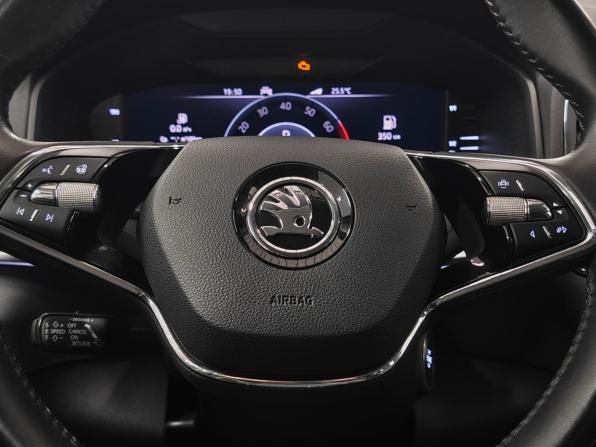 Skoda Karoq I с пробегом 2021 года, цена 2 740 000 рублей, 57000 км, внедорожник, Автокод Объявления