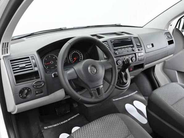 Volkswagen Multivan T5 Рестайлинг с пробегом 2013 года, цена 1 799 000 рублей, 298000 км, минивэн, Автокод Объявления