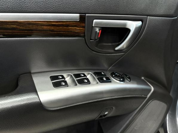 Hyundai Santa Fe II Рестайлинг с пробегом 2011 года, цена 1 280 000 рублей, 284000 км, внедорожник, Автокод Объявления