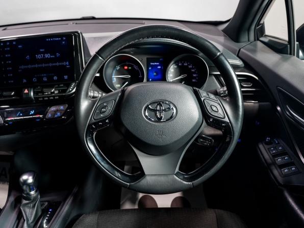Toyota C-HR I с пробегом 2017 года, цена 1 880 000 рублей, 95676 км, внедорожник, Автокод Объявления