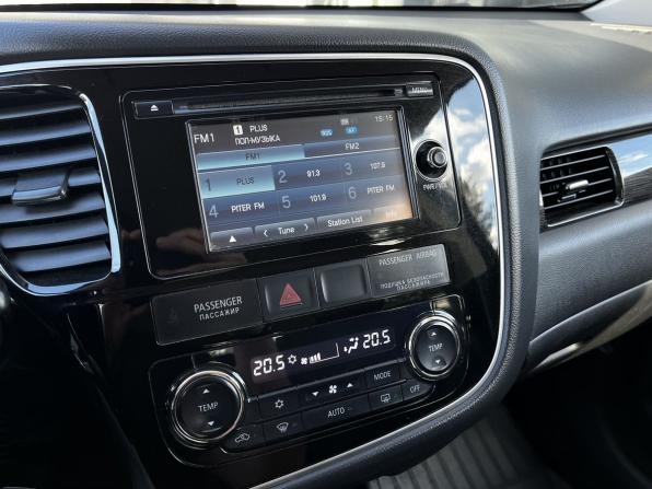 Mitsubishi Outlander III Рестайлинг 2 с пробегом 2015 года, цена 1 940 000 рублей, 144026 км, внедорожник, Автокод Объявления